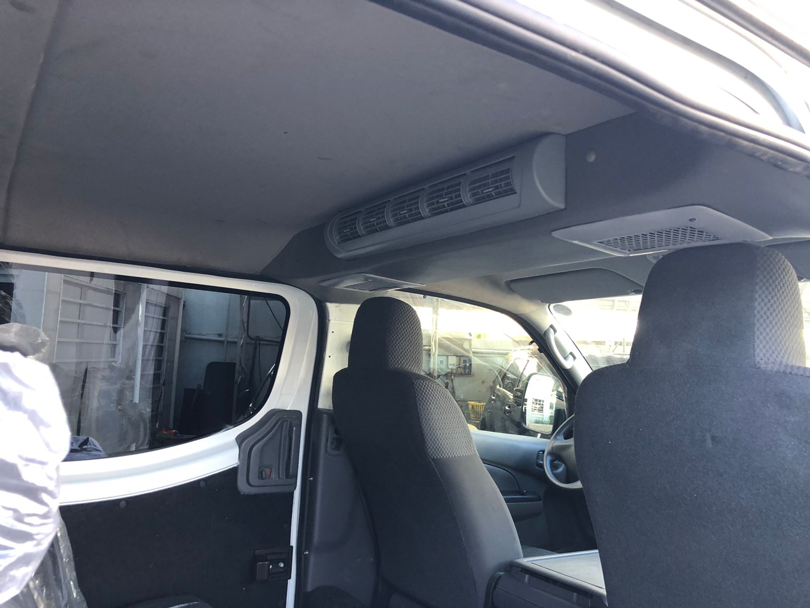 Nissan caravan 2018 diesel automática en Santo Domingo Este Foto 7221098-9.jpg