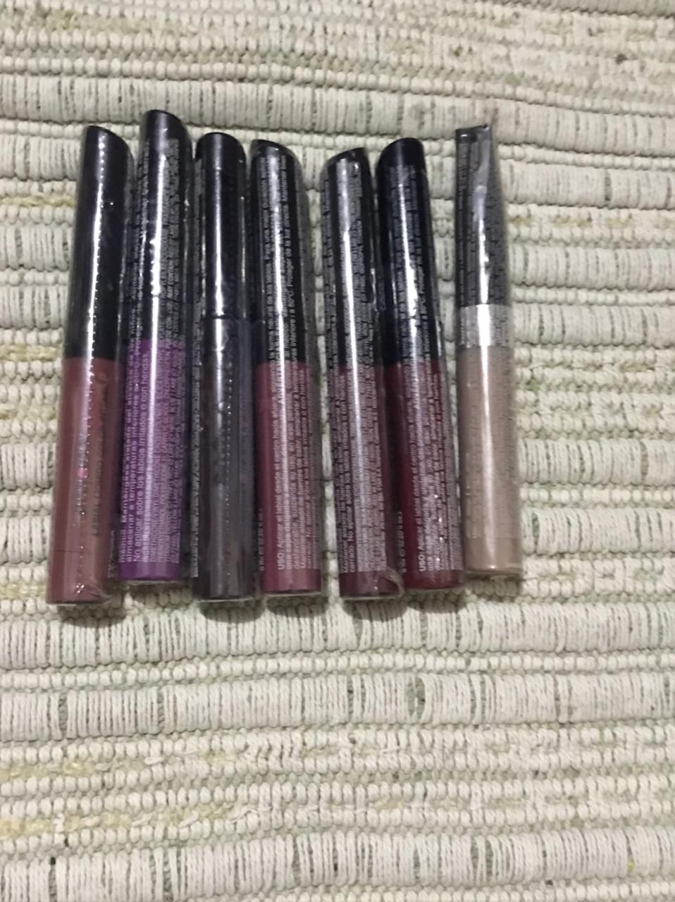 Gran variedad de labiales marcas Avon Lbel Cyzone y Ezika. Desde 4 x 1 Foto 7221488-4.jpg