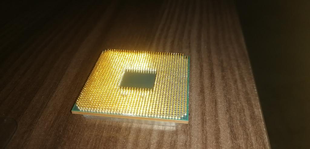 AMD Ryzen 7 3700x Foto 7221671-5.jpg