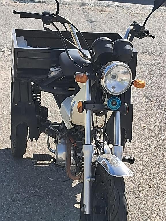 SE VENDE. Motocicleta marca X-1000 Super Delivery.  Foto 7221677-7.jpg