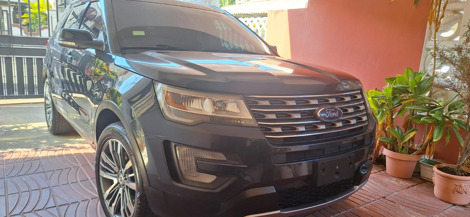 FORD EXPLORER XLT 4WD 2017 AUTOMÁTICA GRIS OSCURO BIEN CUIDADA Foto 7221861-2.jpg