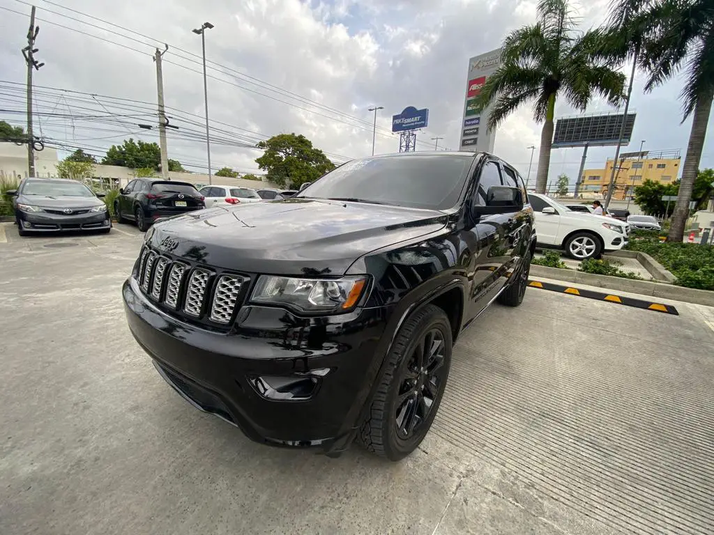 Grand Cherokee Altitude 4x4 historial completo en Reid Compañía Foto 7222125-10.jpg