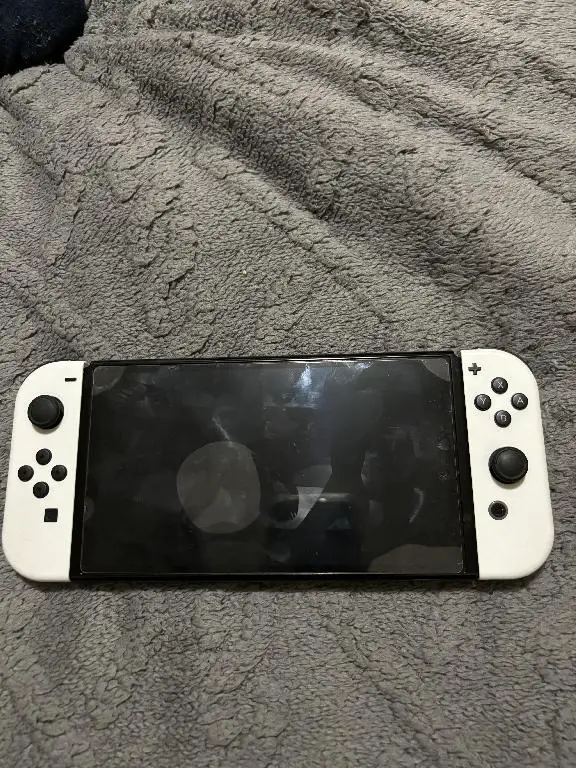 Vendo Nintendo switch Oled  Foto 7223182-2.jpg