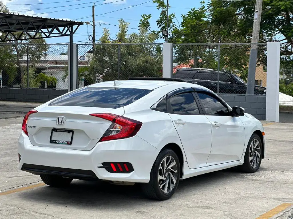 Honda  2017 Gasolina Foto 7224720-1.jpg