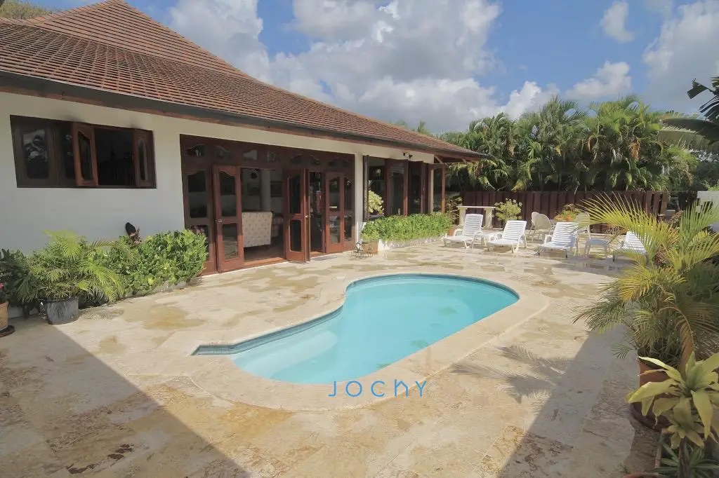 Jochy Real Estate vende villa en Casa de Campo La Romana R.D Foto 7225468-1.jpg