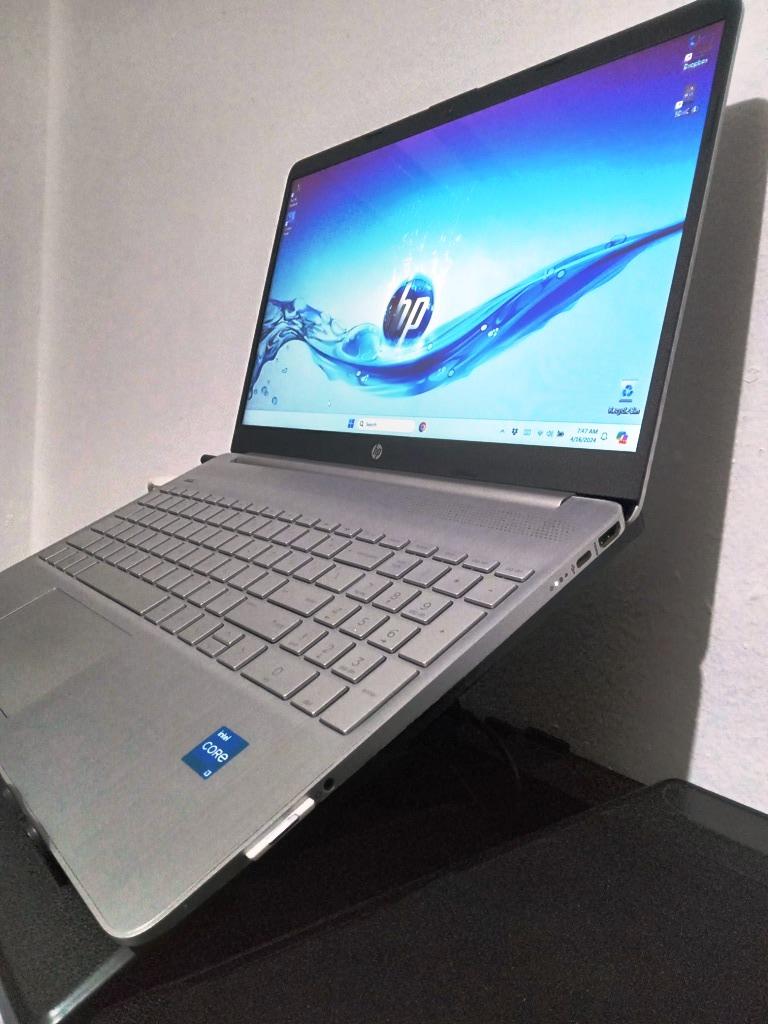 Laptop HP i3 11va gen Touchscreen 16GBram  Foto 7226431-2.jpg