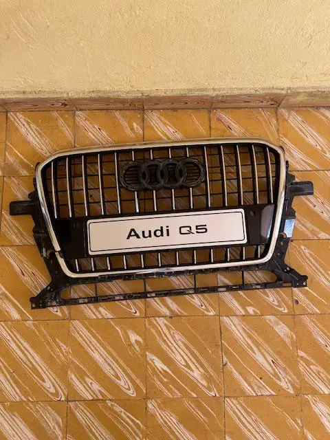 Parrilla delanteresa audi Q5 2015 Foto 7226714-1.jpg