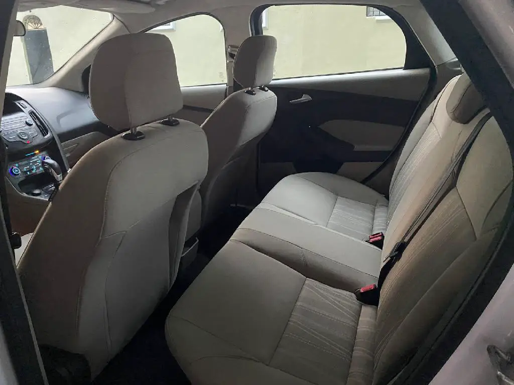 FORD FOCUS SE 2018 FINANCIAMIENTO DISPONIBLE Foto 7226731-7.jpg