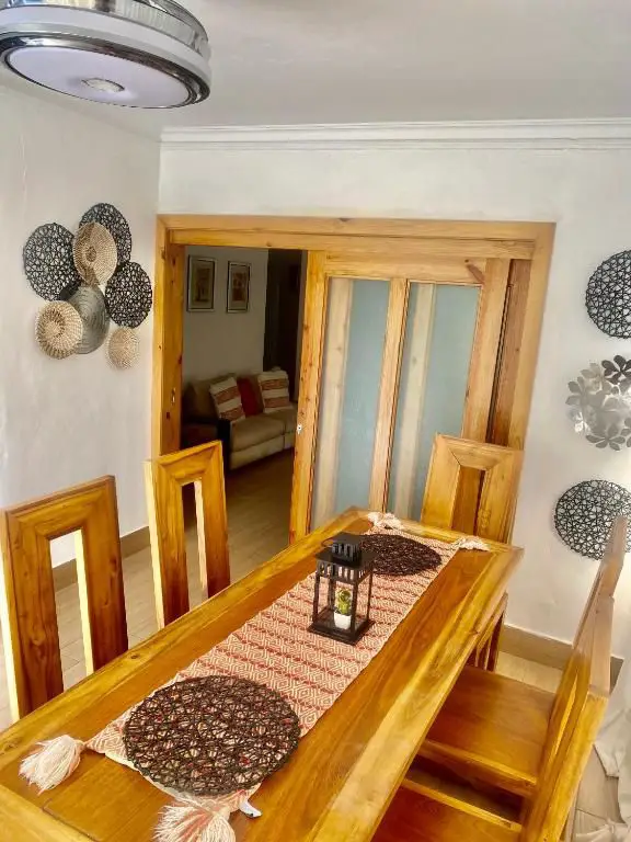Casa Totalmente Remodelada en Res. Carmen María Ave. República de Colo Foto 7226778-5.jpg