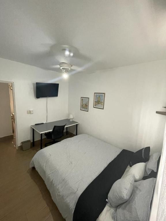 Casa Totalmente Remodelada en Res. Carmen María Ave. República de Colo Foto 7226778-6.jpg