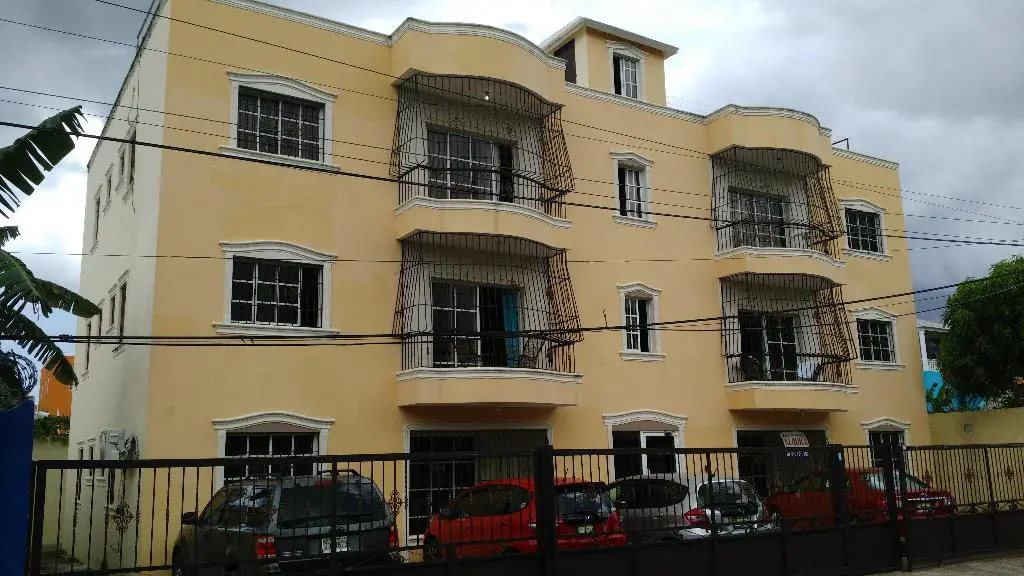 Alquilo Apartamento 3er Nivel con 3 Habs 2 Baños y 2 Parqueos Foto 7227631-1.jpg