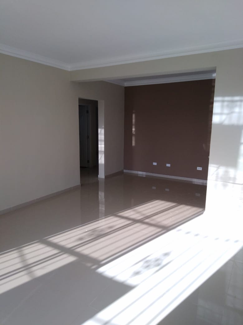 Alquilo Apartamento 3er Nivel con 3 Habs 2 Baños y 2 Parqueos Foto 7227631-5.jpg