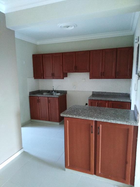 Alquilo Apartamento 3er Nivel con 3 Habs 2 Baños y 2 Parqueos Foto 7227631-8.jpg