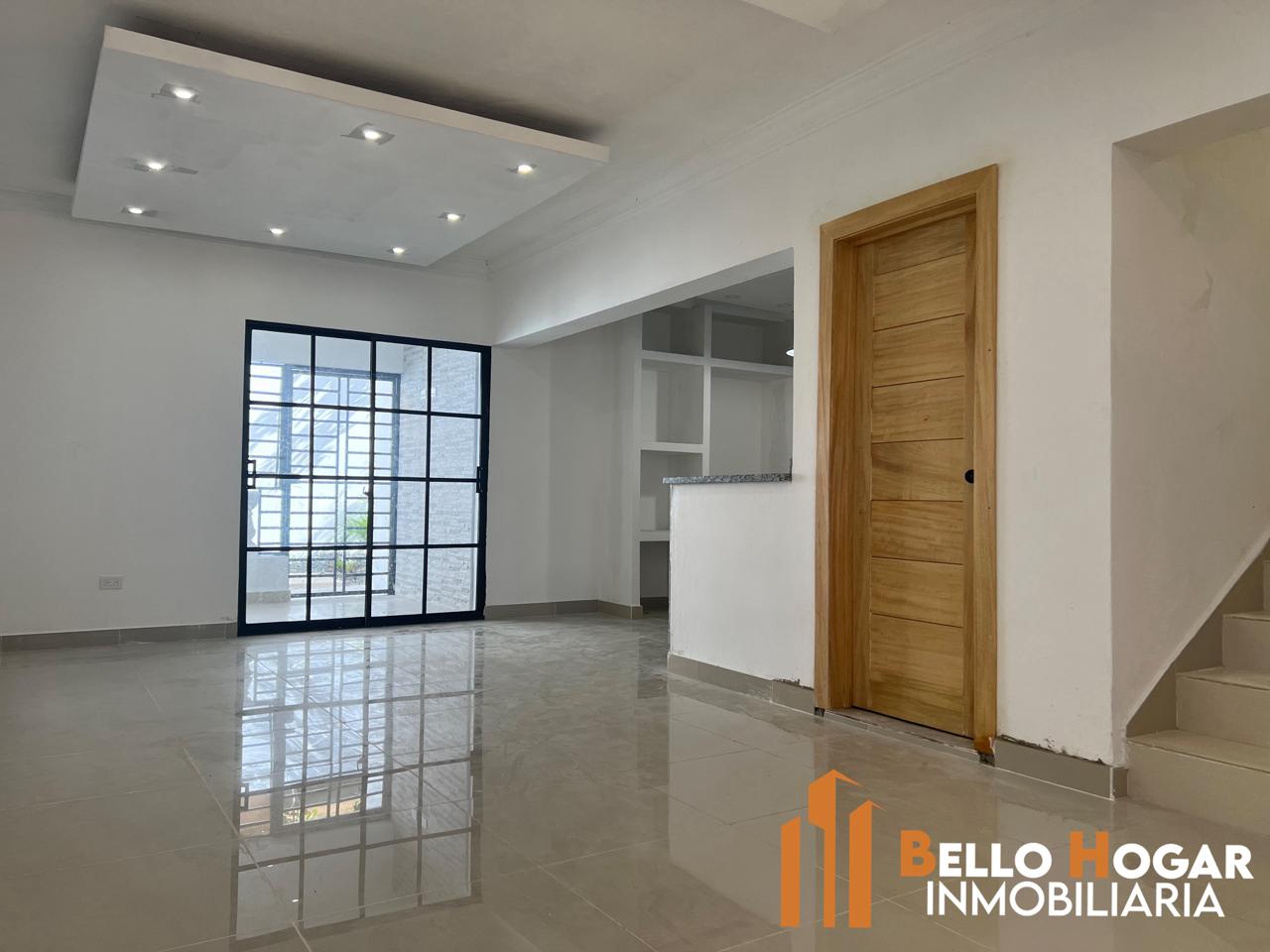 HERMOSA CASA DE 2 NIVELES CON TOTALMENTE MODERNA AUT. SAN ISIDRO Foto 7227683-3.jpg