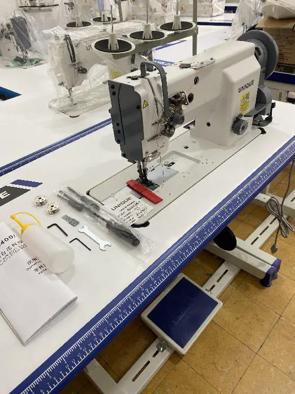 maquina de coser industrial triple transporte 2 aguja Foto 7227866-3.jpg