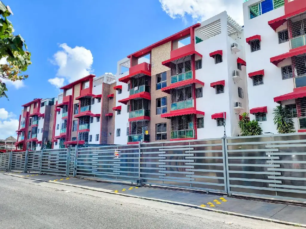 VENTA DE APARTAMETO TIPO PENTHOUSE EN  AUT DE SAN ISIDRO Foto 7228094-1.jpg
