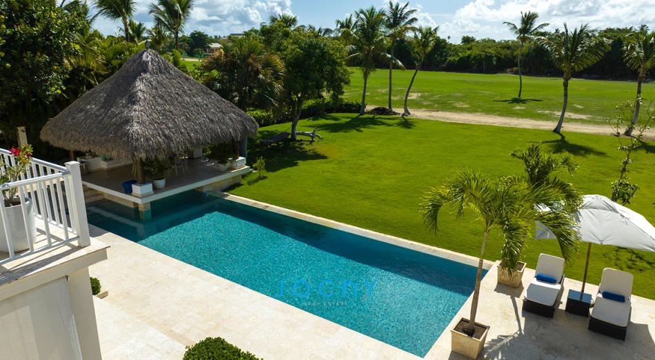 Jochy Real Estate vende villa en PuntaCana Resort  Club R.D Foto 7228386-1.jpg