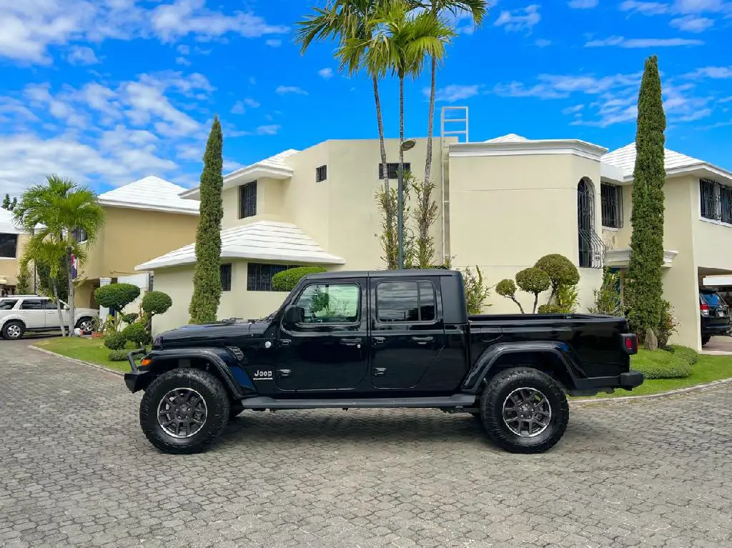 Requena dealer se  vende Jeep el Gladiador  Foto 7228745-10.jpg
