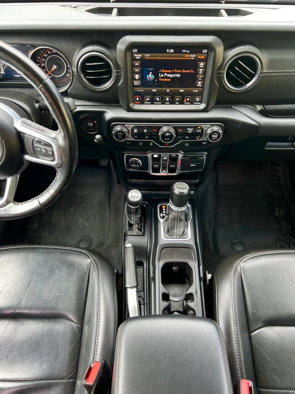 Requena dealer se  vende Jeep el Gladiador  Foto 7228745-3.jpg
