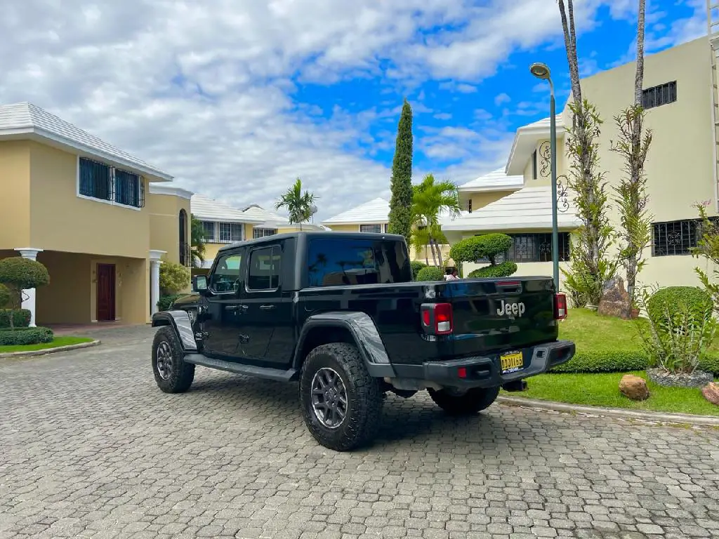 Requena dealer se  vende Jeep el Gladiador  Foto 7228745-9.jpg