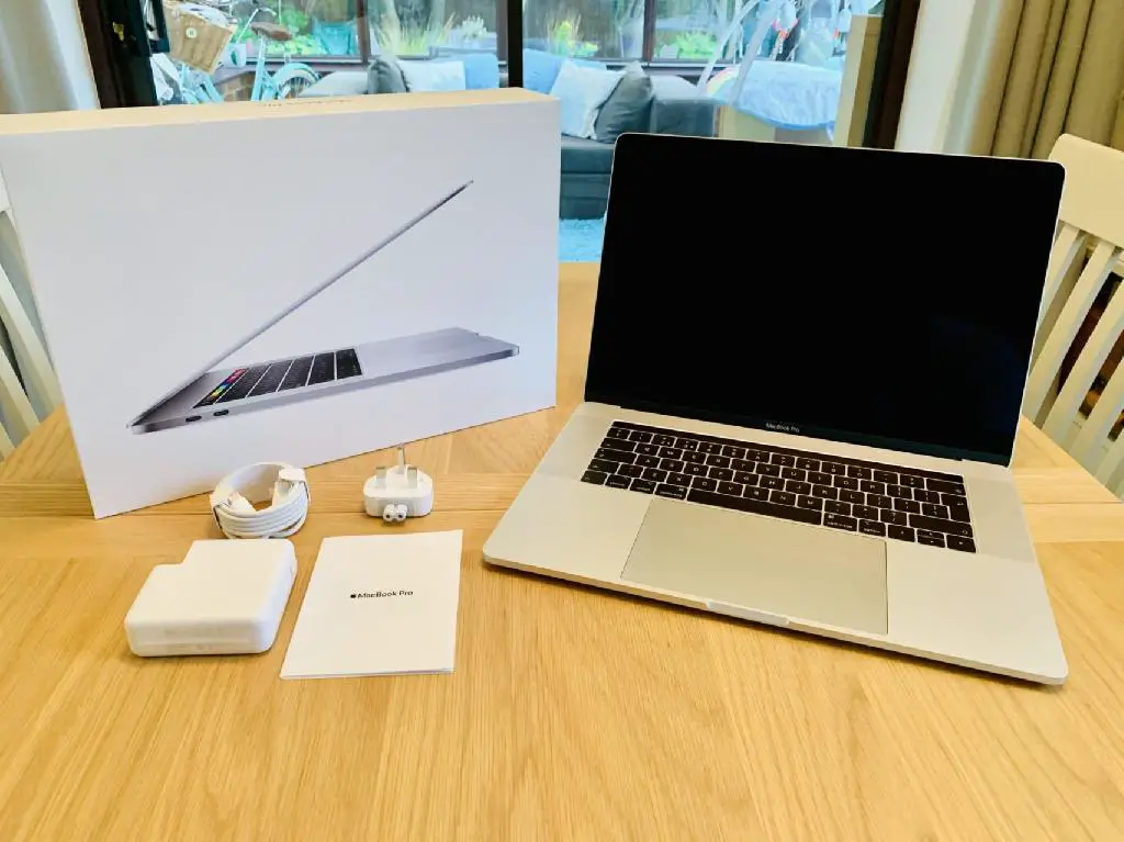 Vendo Apple MacBook Pro 15 Retina 2.5Ghz i7 16GB en Azua Foto 7228751-1.jpg
