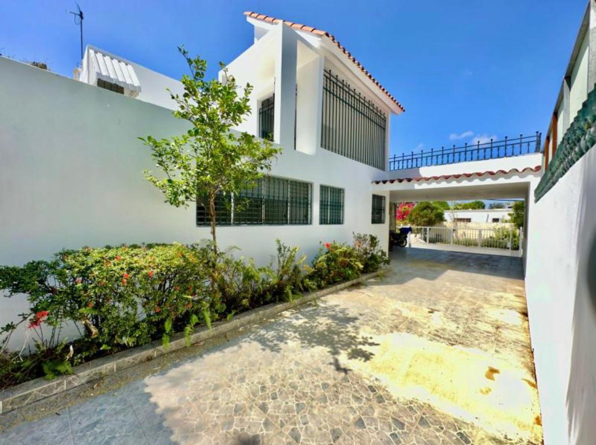 EN VENTA AMPLIA CASA CON PATIO   EN LA CASTELLANA Foto 7228928-2.jpg