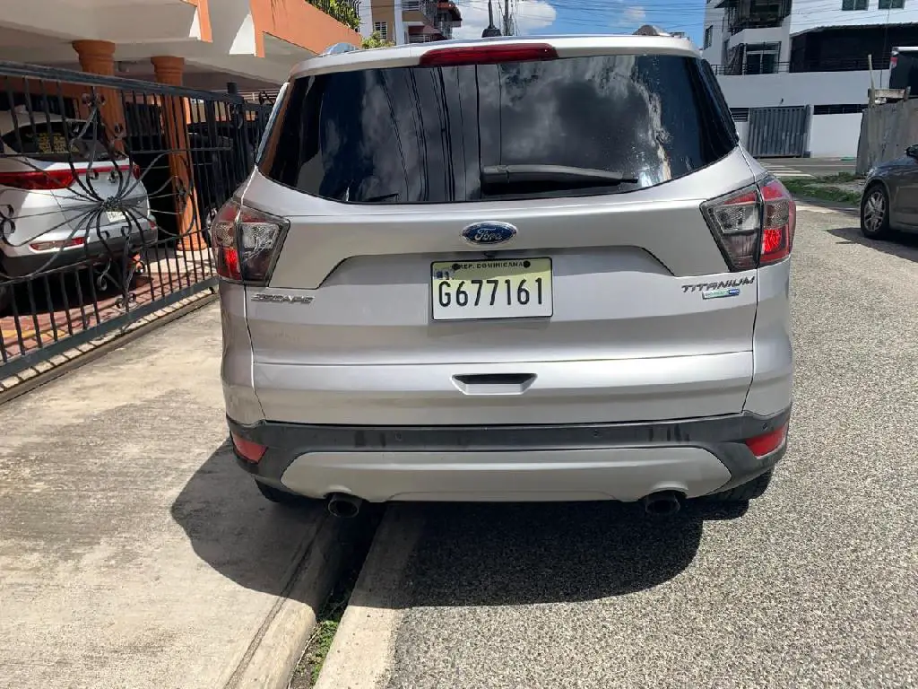 FORD ESCAPE 2017 TITANIUM en Santo Domingo Oeste Foto 7229011-3.jpg