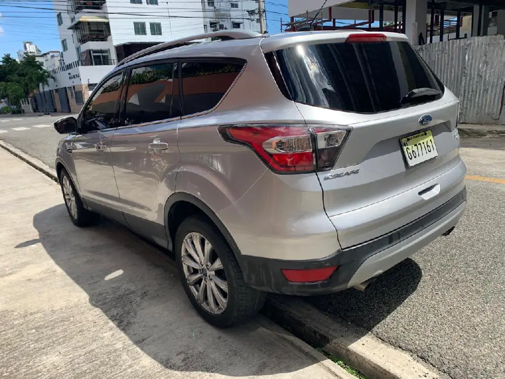 FORD ESCAPE 2017 TITANIUM en Santo Domingo Oeste Foto 7229011-4.jpg