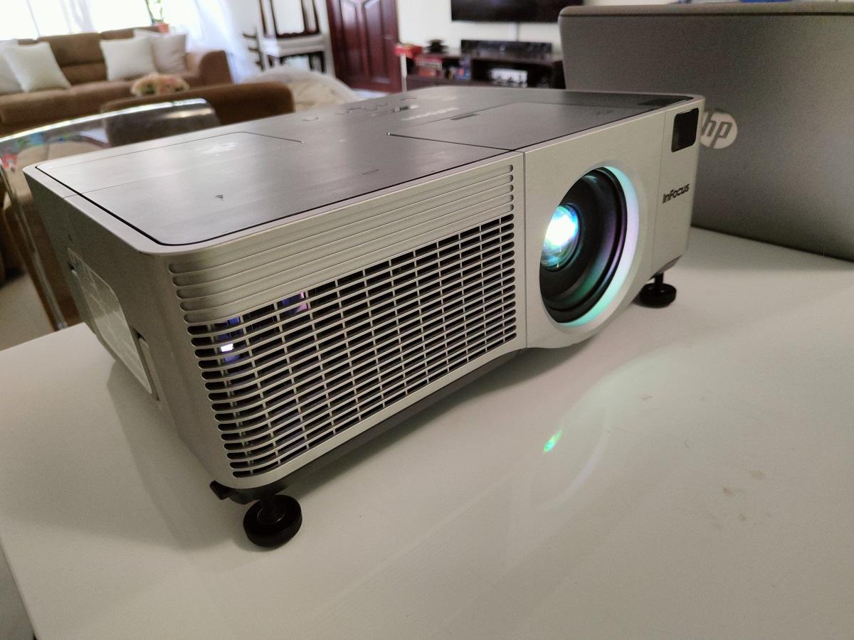 Proyector Infocus 4000 lumens 1080p HDMI como nuevo Foto 7229109-1.jpg