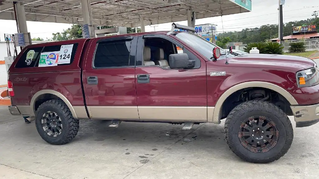 Ford F-150 lariat 4x4 4 puerta doble cabina  Foto 7229174-1.jpg