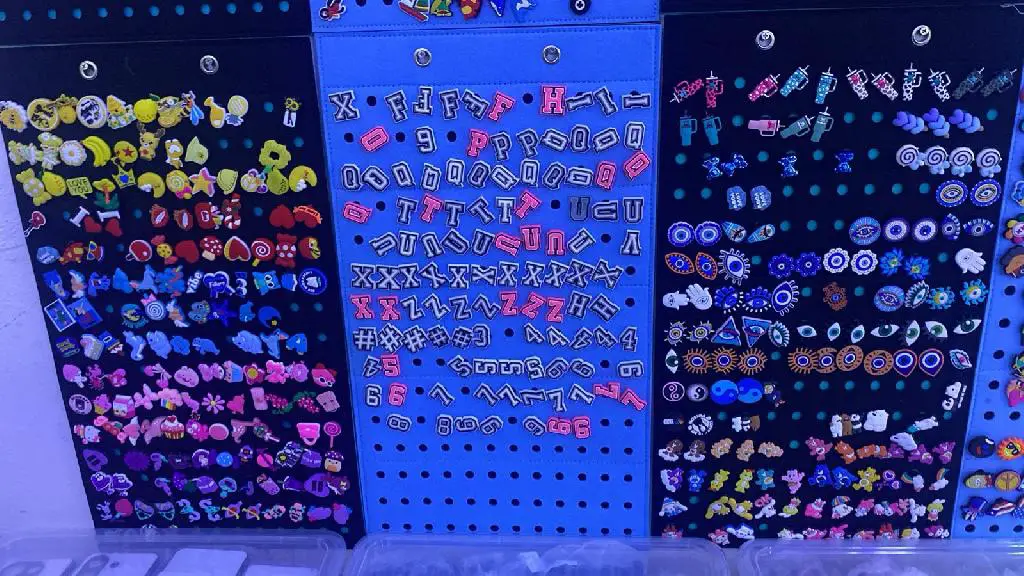 OFERTA CHARMS PARA CROCS MUCHISIMA VARIEDAD TIENDA VIERTUAL SANTO DOMI Foto 7229546-1.jpg