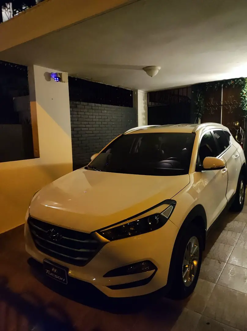 hyundai tucson 18 blanca de magna motors Foto 7229570-i6.jpg