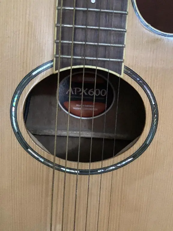 Guitarra Yamaha APX600 Electro Acustica Foto 7229761-3.jpg