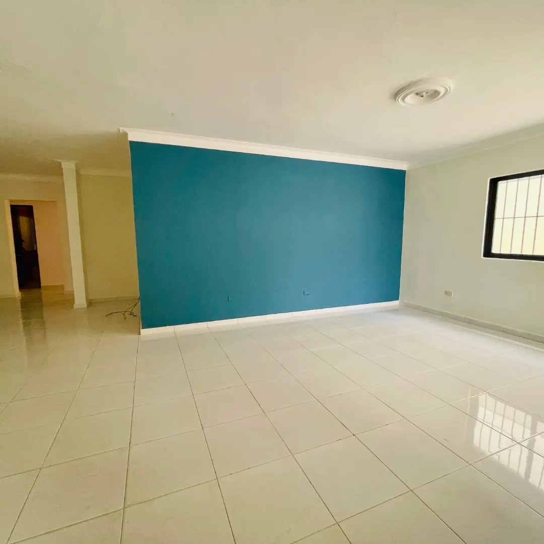 Alquilo amplio apartamento en Ensanche Paraíso 1er nivel  Foto 7230091-2.jpg