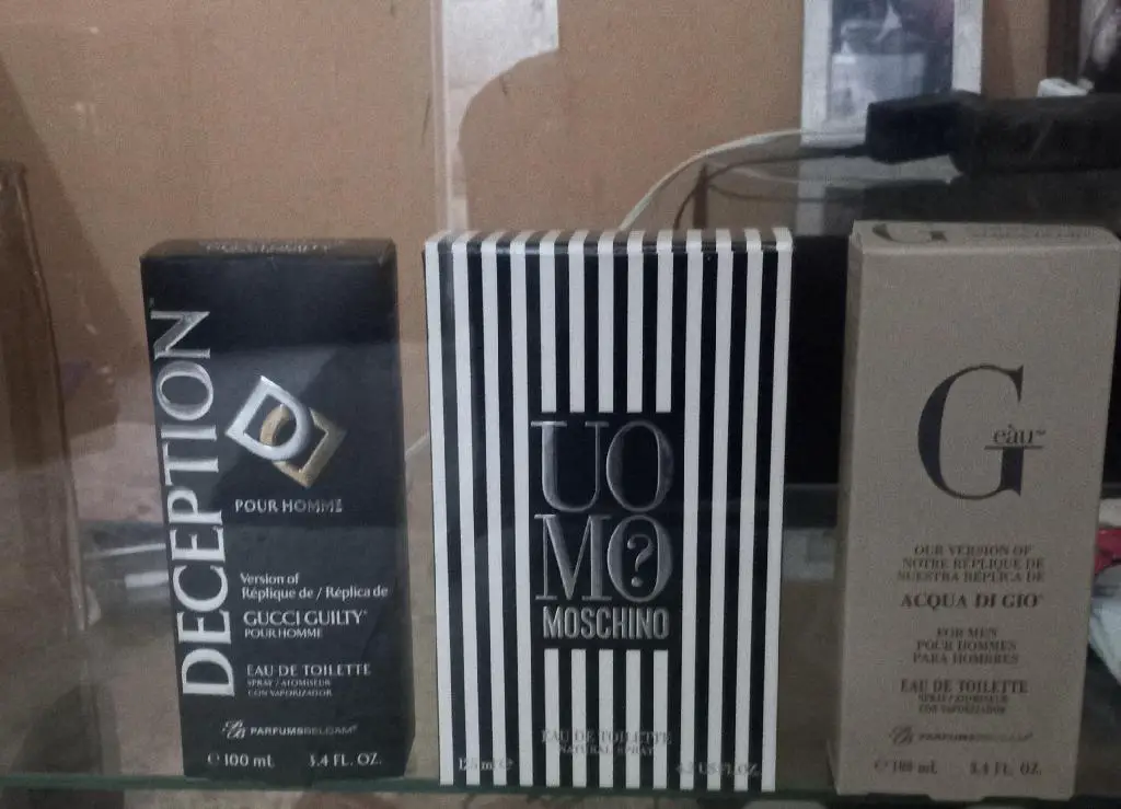 Perfumes de hombres  Foto 7230793-1.jpg