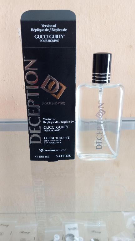 Perfumes de hombres  Foto 7230793-4.jpg