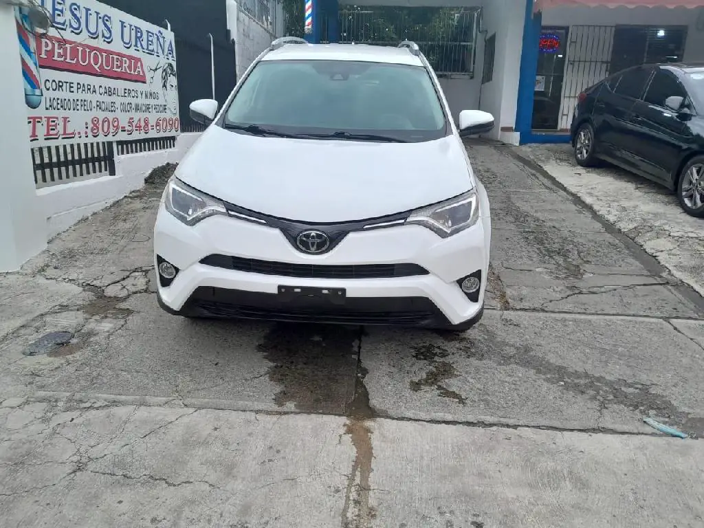 Toyota rav4 Le 2018 4x4 Foto 7230798-2.jpg