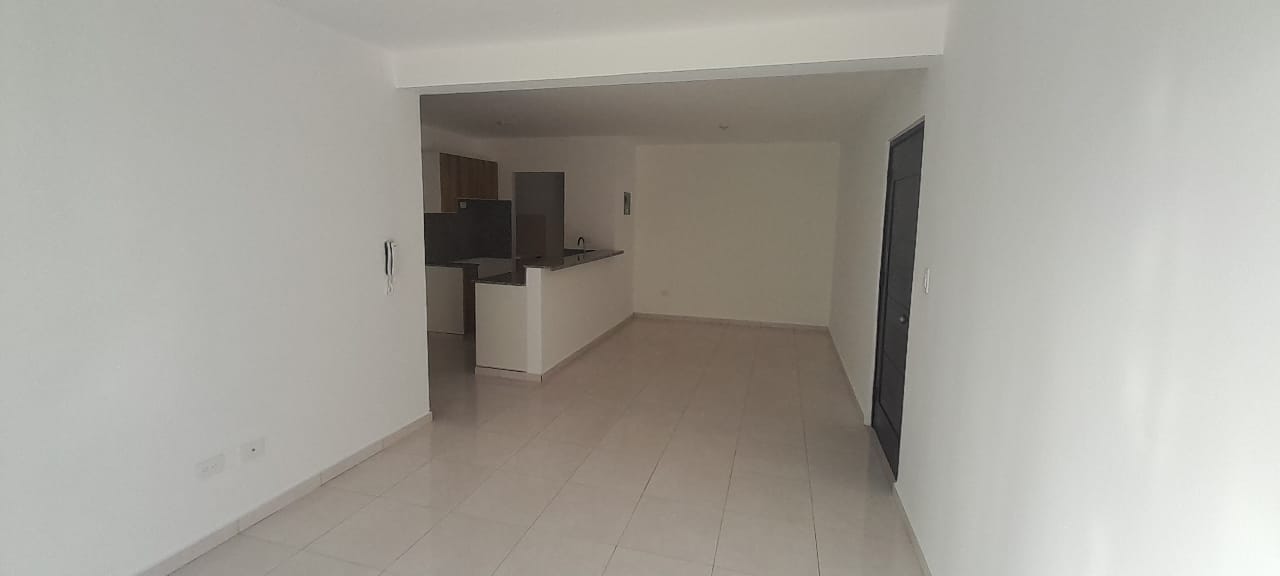 Apartamento en La Romana de tres habitaciones Foto 7230864-4.jpg