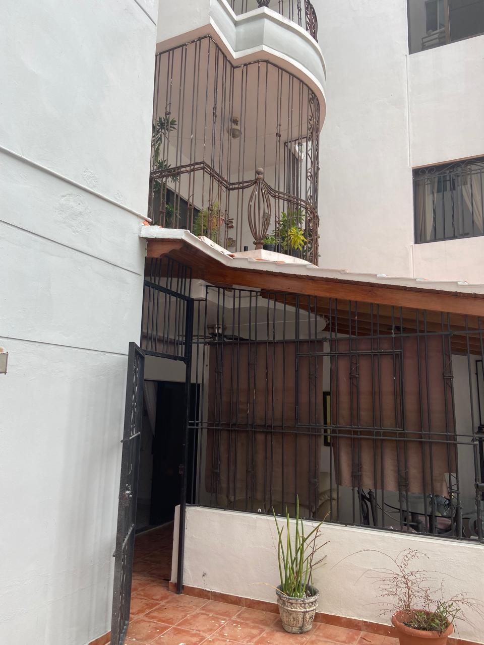 Apartamento Amueblado de tres habitaciones en Urb. Real Foto 7230886-5.jpg