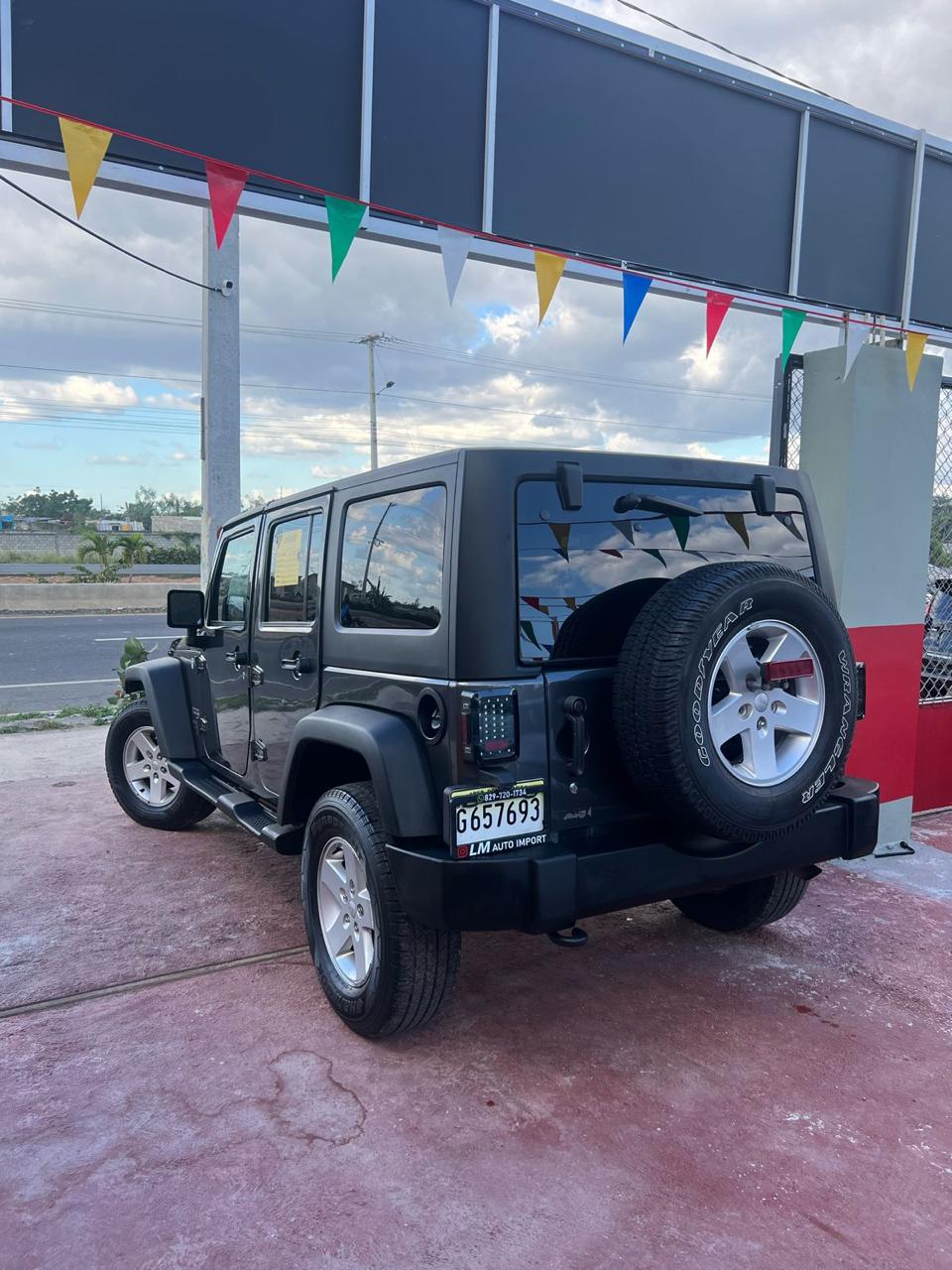 Jeep Sahara 2017 75 mil millas  Foto 7230982-3.jpg