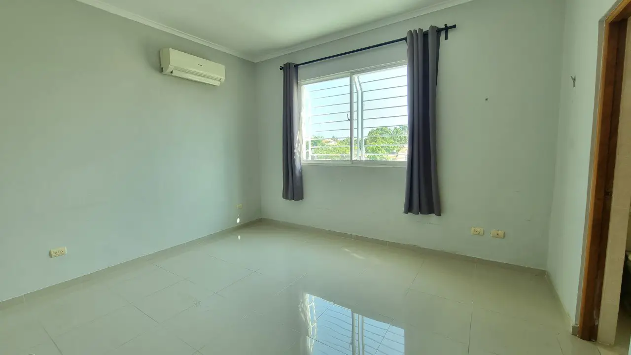 Vendo Apartamento en 3er Nivel en el Ensanche Ozama con 2 Parqueos Foto 7231198-7.jpg