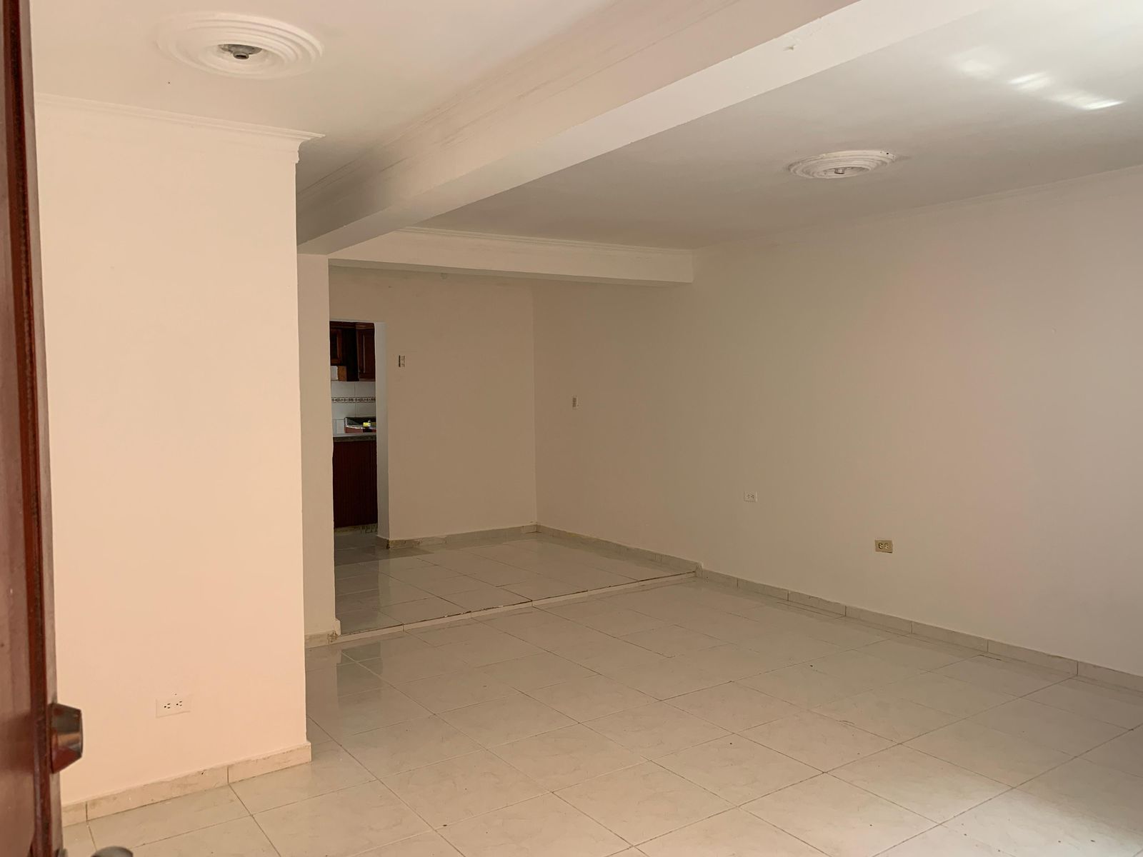 VENDO O ALQUILO Apartamento 1er Piso Con Patio En Los Hidalgos Km 14 A Foto 7231527-1.jpg