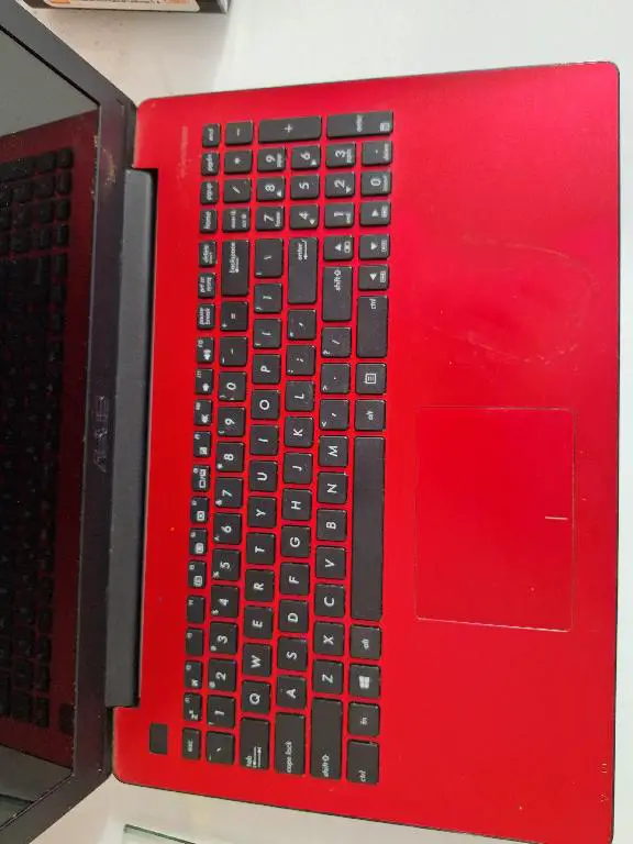 Vendo computadora No tiene cargador Foto 7231827-P3.jpg