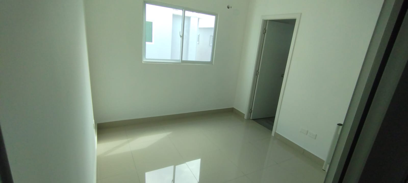 Se Alquila Apartamento 3er Nivel proximo a la Ave. Jacobo Majluta SDN. Foto 7232096-1.jpg