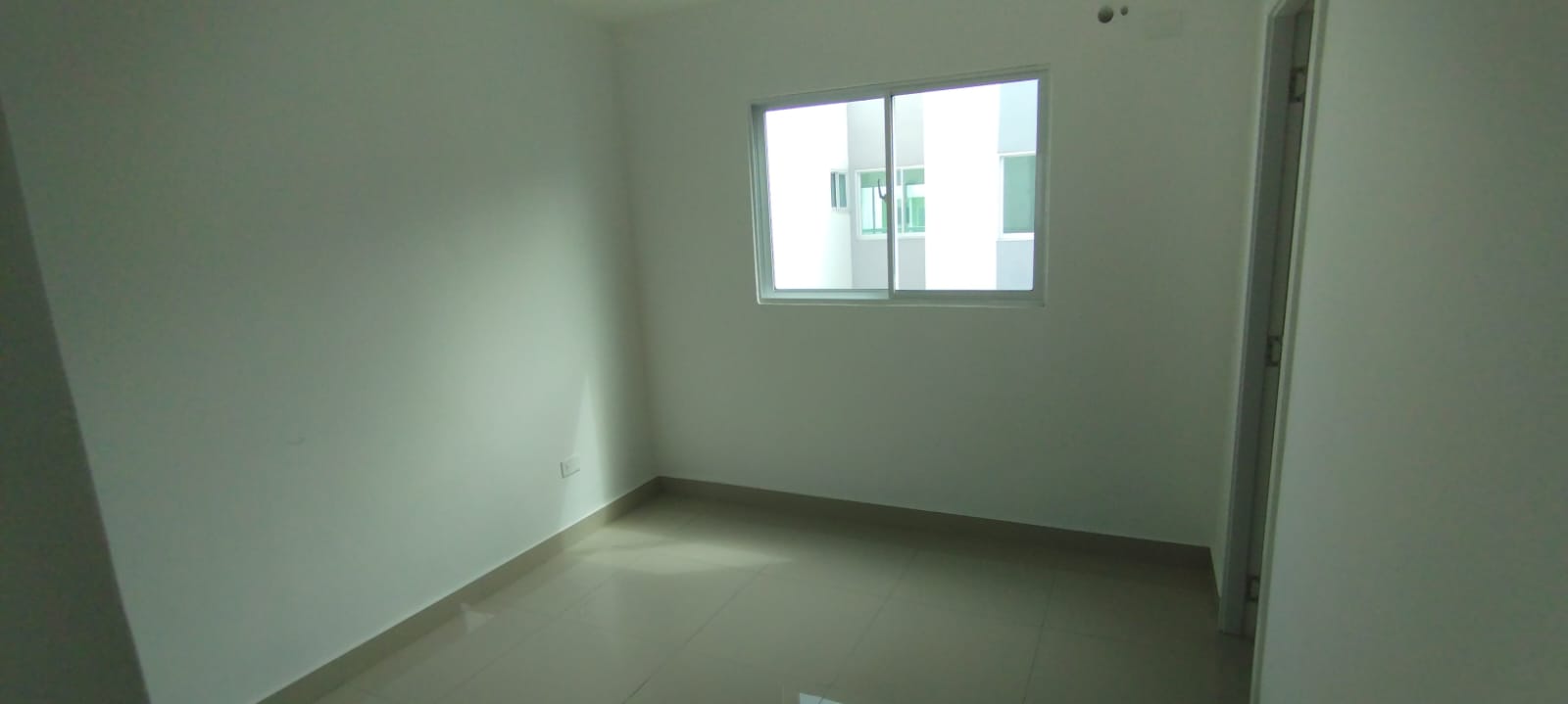 Se Alquila Apartamento 3er Nivel proximo a la Ave. Jacobo Majluta SDN. Foto 7232096-7.jpg