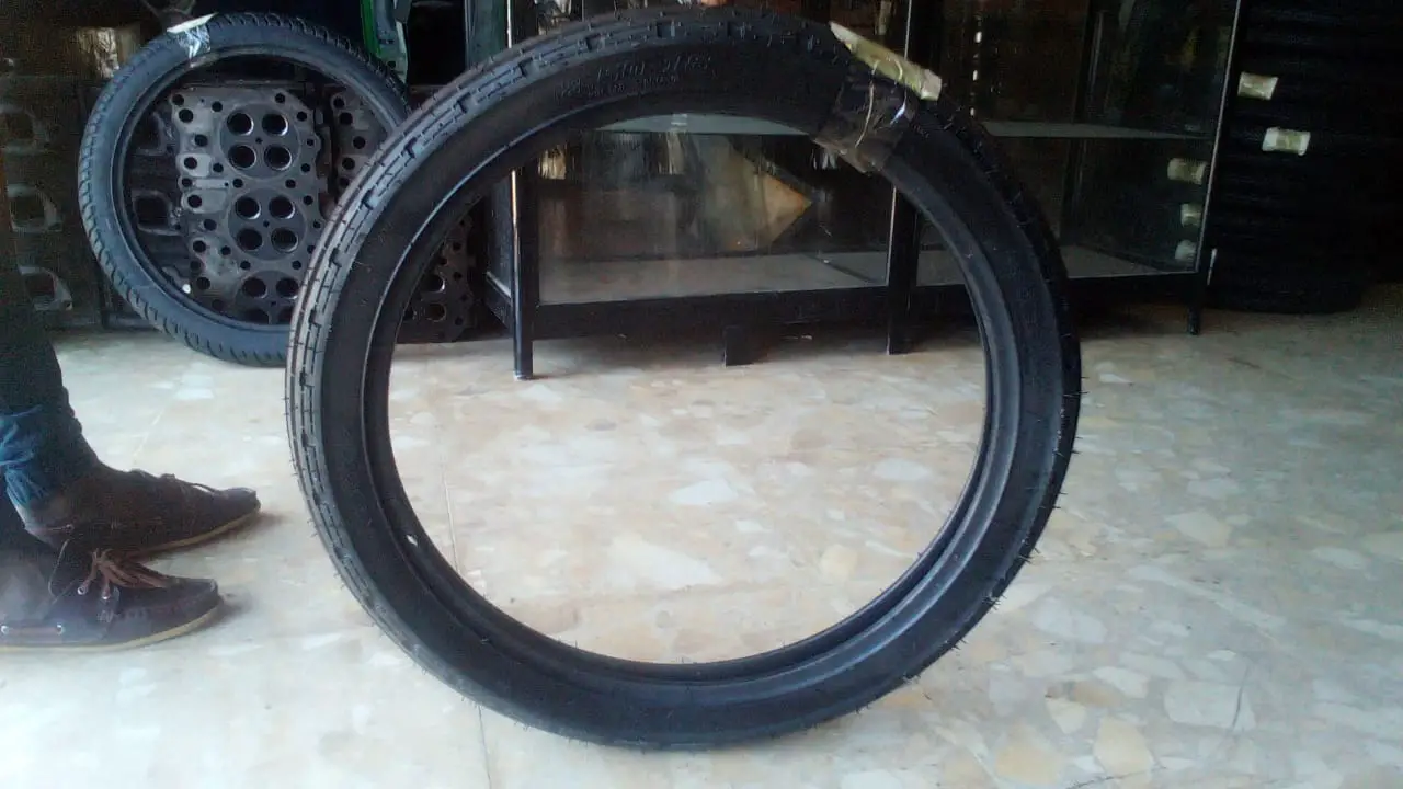 Gomas de motor  2.50   Foto 7232117-3.jpg