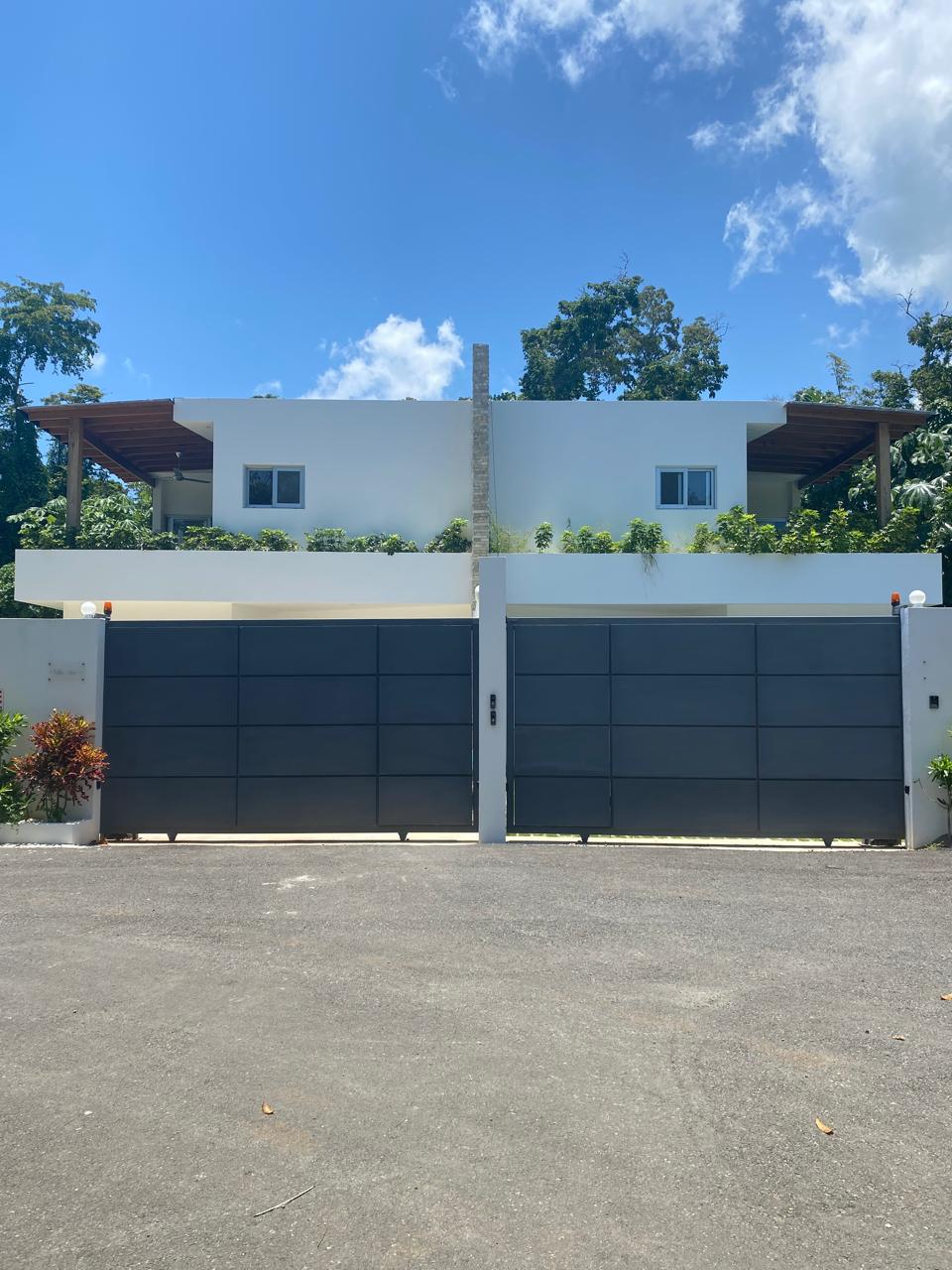 Townhouse Villa en Las Terrenas a  600 Mts. de Playa Ballenas 2 nivele Foto 7232266-5.jpg
