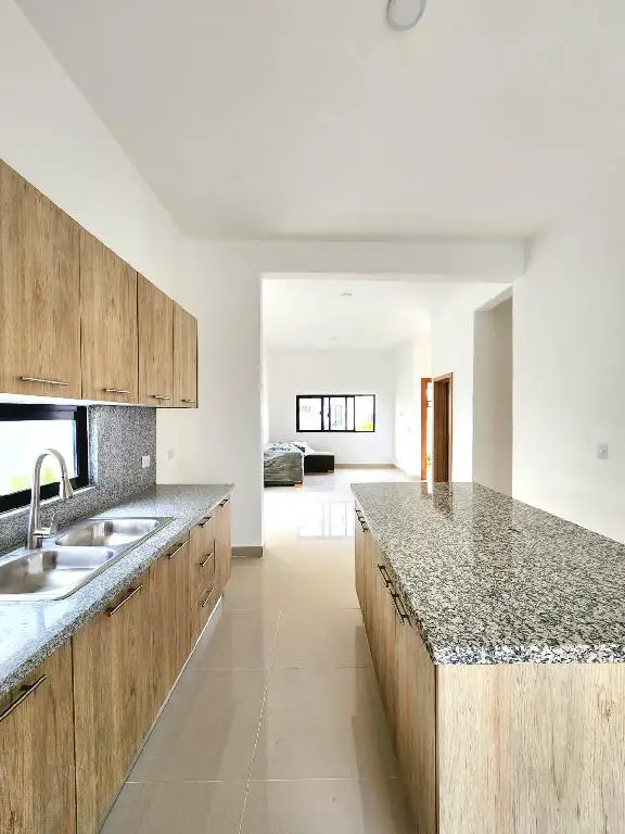 Casa en venta lista de 2 habitaciones residencial cerrado a solo 5 min Foto 7232562-3.jpg