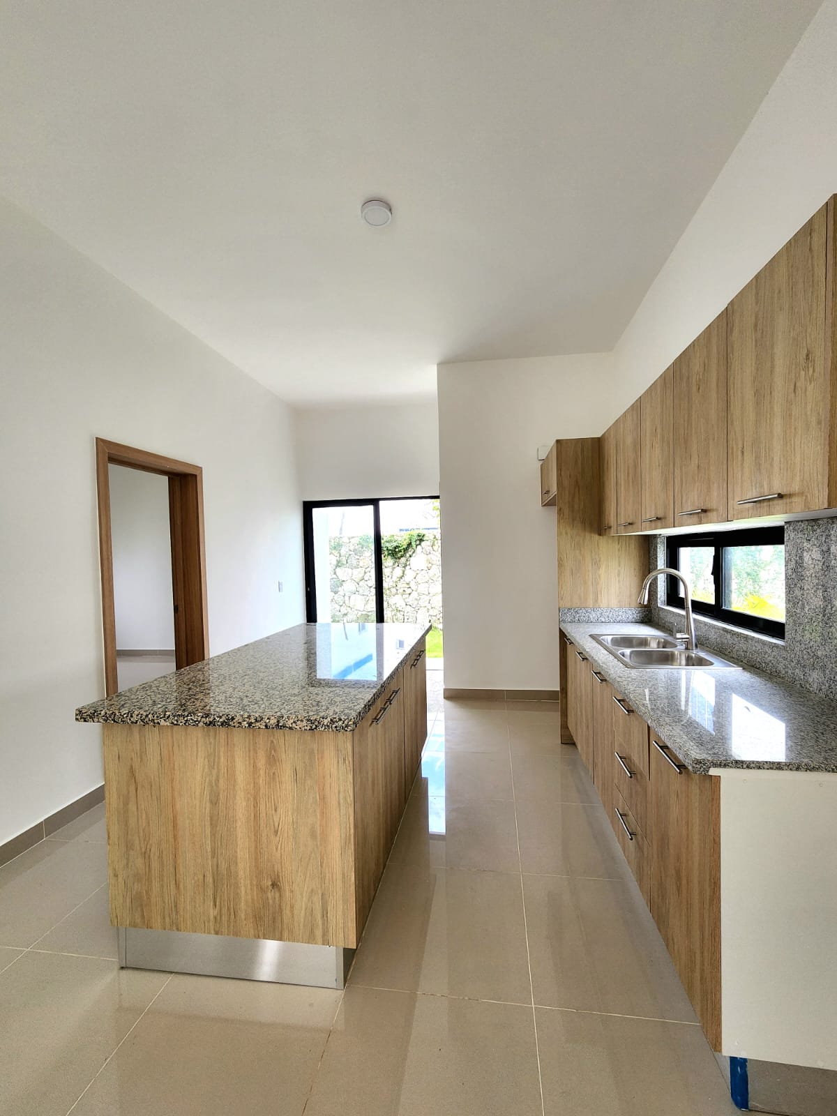 Casa en venta lista de 2 habitaciones residencial cerrado a solo 5 min Foto 7232562-6.jpg