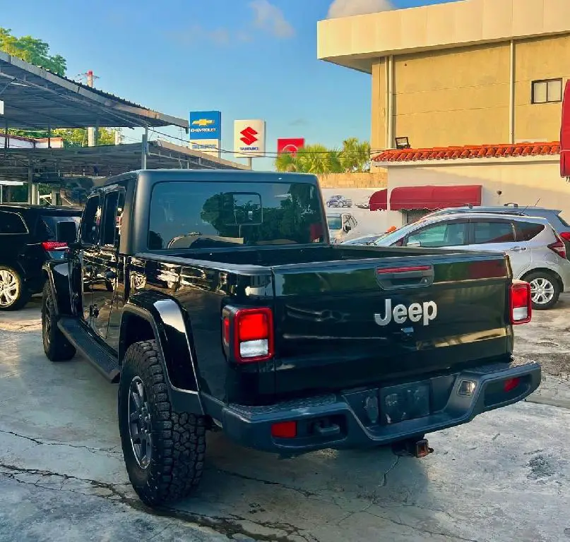 Jeep Gladiator Overland 2021  Foto 7233324-1.jpg